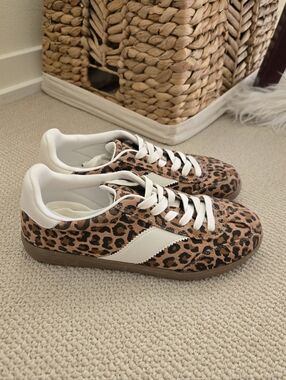 Universal Thread Leopard Print Low-Top Sneakers with White Accent
